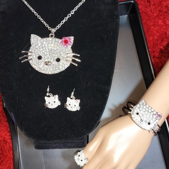 Hello Kitty Full Set kitty ❤️💋😻 - Picture 9 of 9